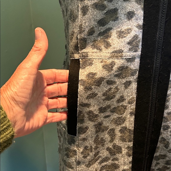 Johnston & Murphy Sleeveless Leopard-Print Zip Front Dress XS - Picture 4 of 16